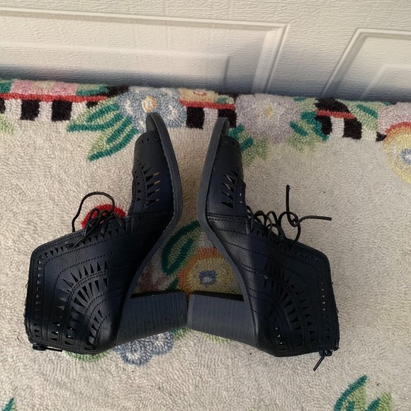 Peep Toe Heel Booties by Rue 21 Sexy black Size S-6/7 - Picture 5 of 11